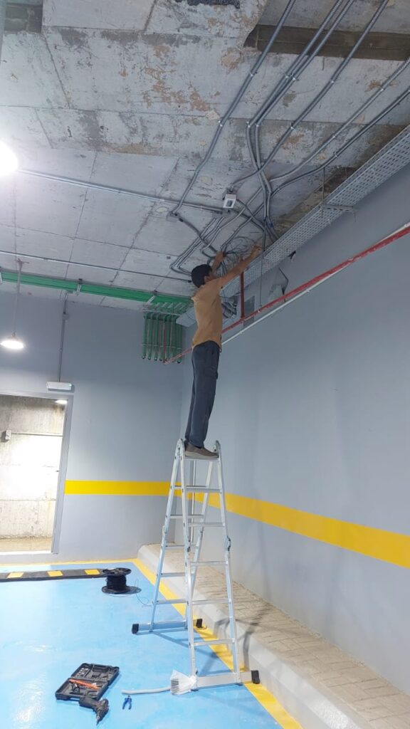 مهندس إنترنت محترف: حلول شاملة لصيانة شبكات الإنترنت للمنازل والشركات – اتصل الآن على 0555332565"